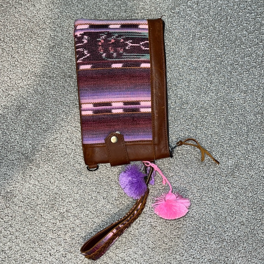 Nena&Co clutch.